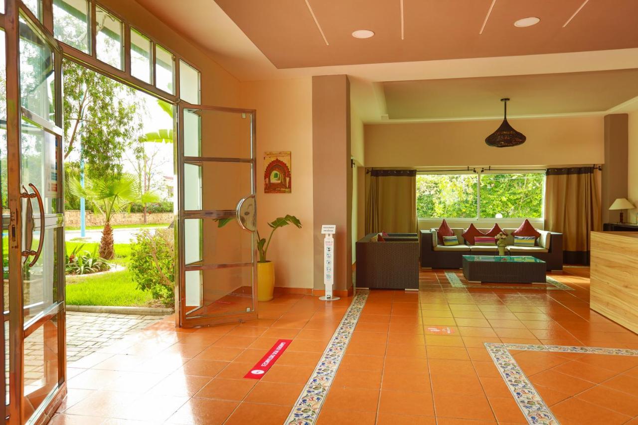 Residence Hoteliere Riviera Beach Кабо-Негро Экстерьер фото
